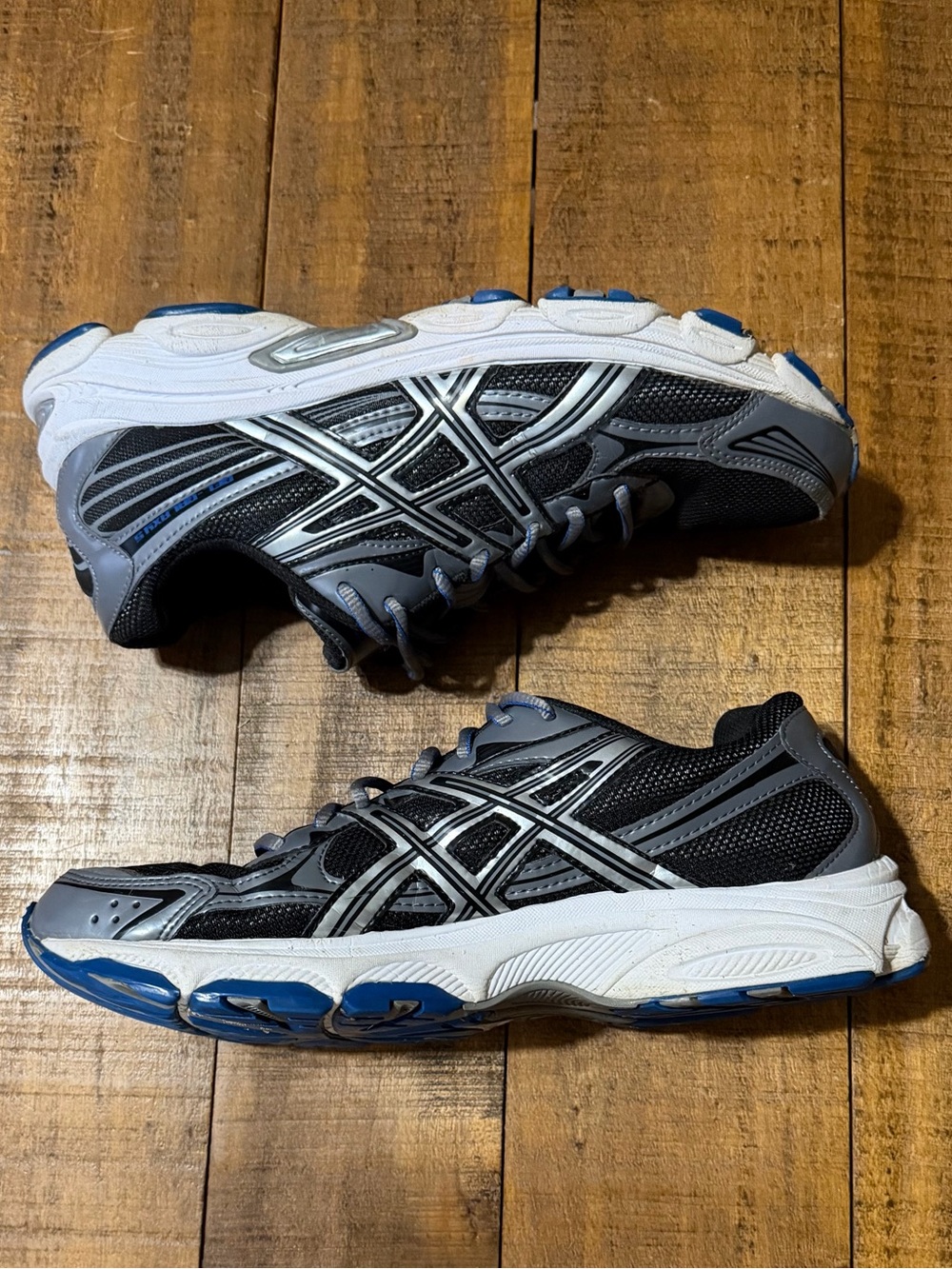 Men’s ASICS Gel-Galaxy 5 athletic running shoe